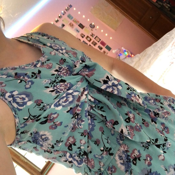 🌼 ART CLASS romper 🌼 - Picture 2 of 6